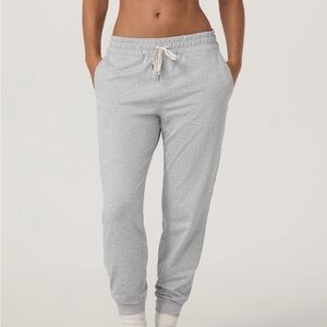 Vuori Performance Jogger — XS, new without tags